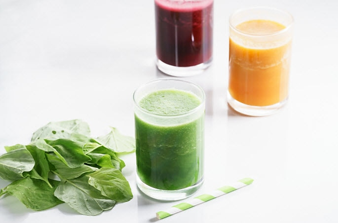 Fresh fruit and vegetable cold pressed shots